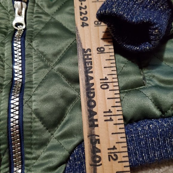 Girls Jacket, 18 months, zippered, quilted satin with embroidered design. - Picture 6 of 6